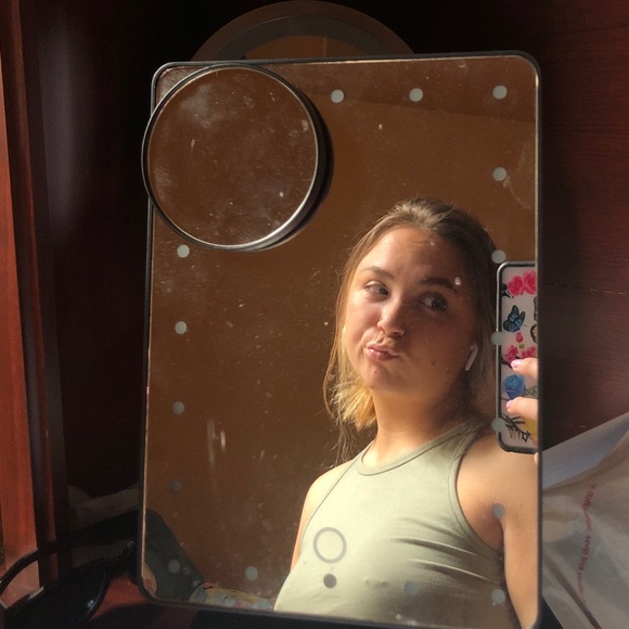 Profile Picture of Emily Walgren (@emilywalgren) on Poshmark