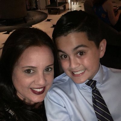 Profile Picture of Lisa Castro (@lisacastro827) on Twitter