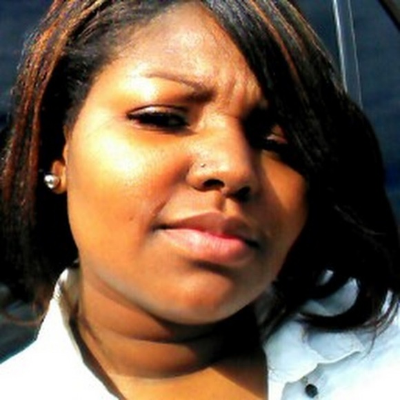 Profile Picture of Chandra Jones (@chandrajones863) on Poshmark