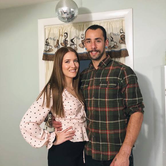 Profile Picture of Taylor Mackinnon (@tm9812) on Poshmark