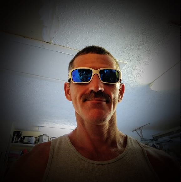 Jimmy Spires - Poshmark Profile Picture of Jimmy Spires (@jimmyspires0420) on Poshmark