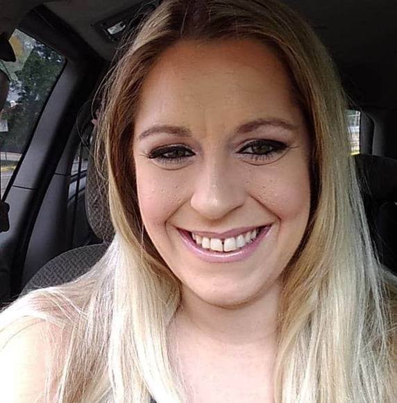 Profile Picture of Sara Letourneau (@sletourneau651) on Poshmark