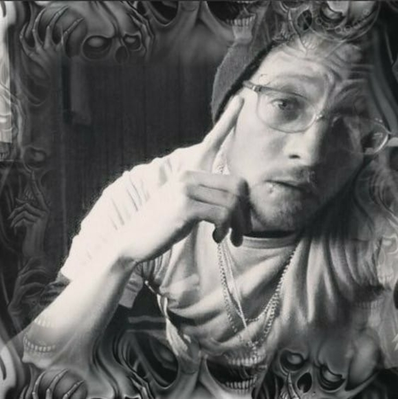 Profile Picture of Ronnie Hodges (@pillz1986) on Poshmark