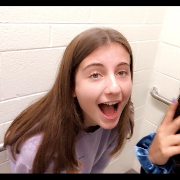 Profile Picture of Hayley Monestero (@hayley33156) on Poshmark