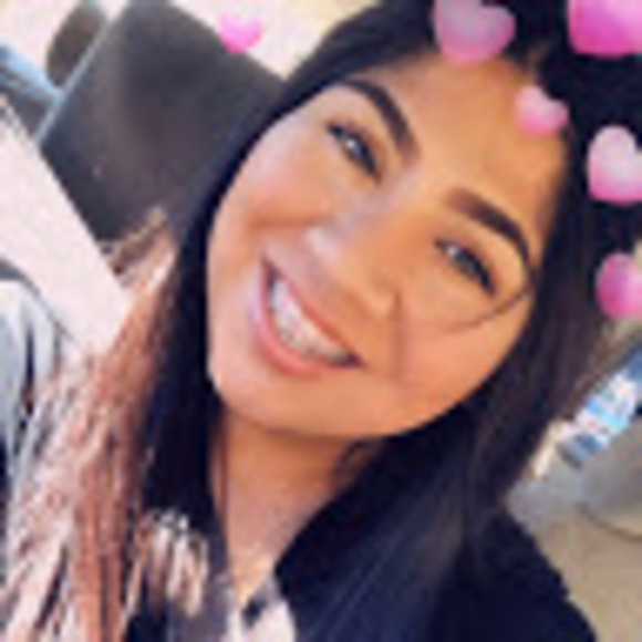Profile Picture of Elva Ramirez (@relva023) on Poshmark