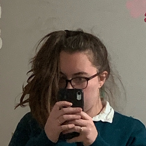 Profile Picture of Taylor Bjerkaas (@taylorbjerkaas) on Poshmark