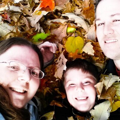 Profile Picture of Chris Redburn (@PleaseHelpUs123) on Twitter