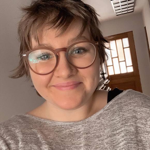 Profile Picture of Tabitha Sander (@tabicat4) on Poshmark