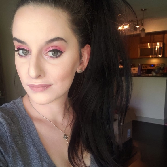 Profile Picture of Jenn Eiermann (@neonfetus) on Poshmark