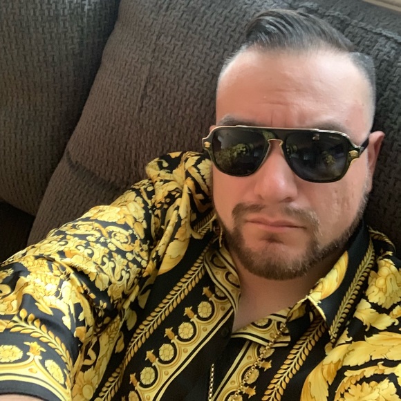 Profile Picture of Jonatha Weir (@gonavy18) on Poshmark