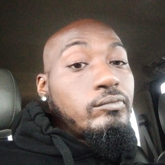 Profile Picture of Steven Shields (@stevenshields) on Poshmark
