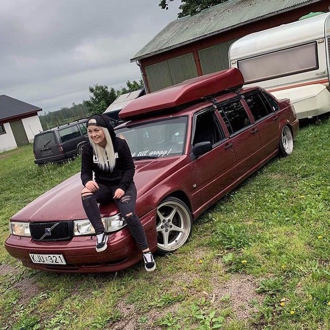 Profile Picture of   Flög till England och... (@elineelf) on Tiktok