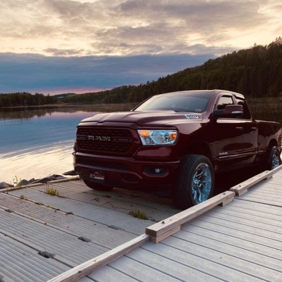 Profile Picture of Brandon Nadeau (@brandon_nadeau) on Poshmark