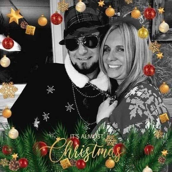 Profile Picture of Karen Merta (@karenmerta) on Poshmark