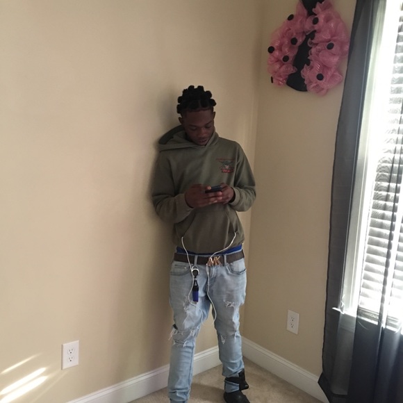 John Vines - Poshmark Profile Picture of John Vines (@johnn2p) on Poshmark