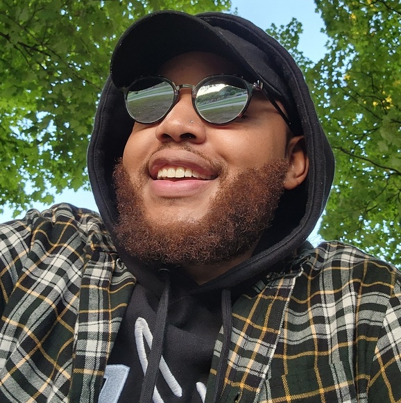 Profile Picture of Stefan Lee (@misterlee15) on Poshmark