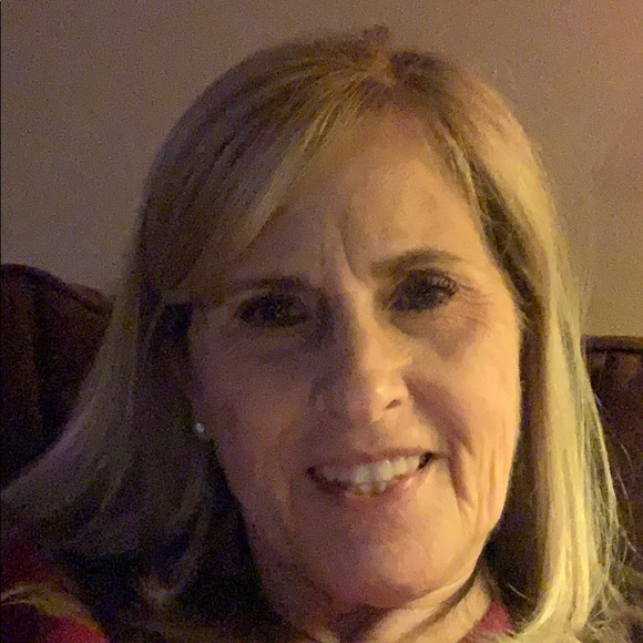 Profile Picture of Candice Fetch (@cfetch) on Poshmark