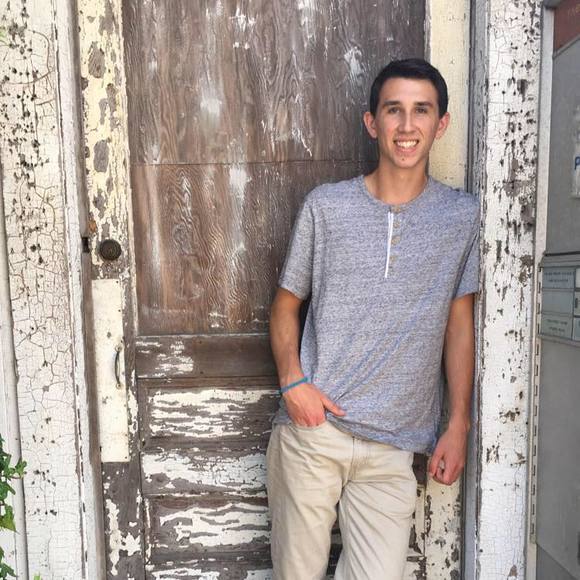 Profile Picture of Logan Stapleton (@ljstapleton09) on Poshmark
