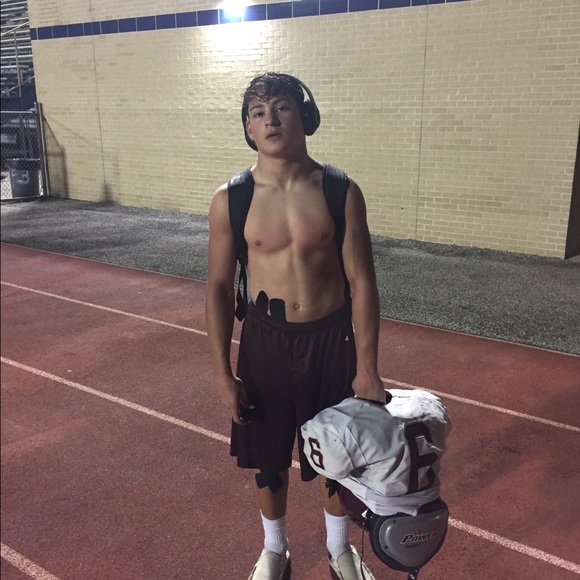 Austin Hulon - Poshmark Profile Picture of Austin Hulon (@austinhulon) on Poshmark