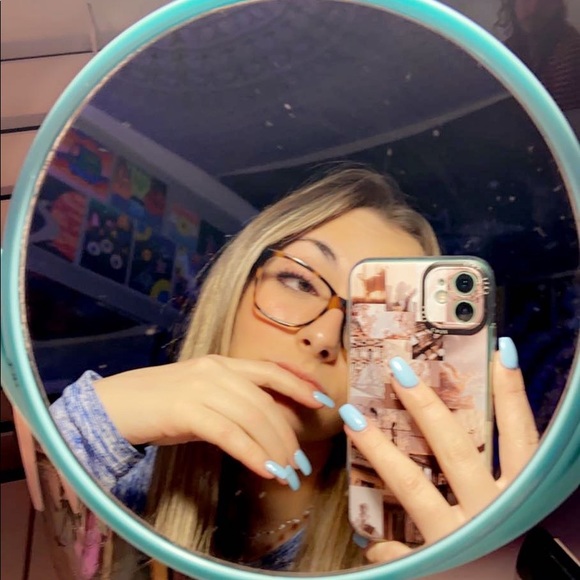 Profile Picture of Miranda Kirby (@miranda_kirby) on Poshmark