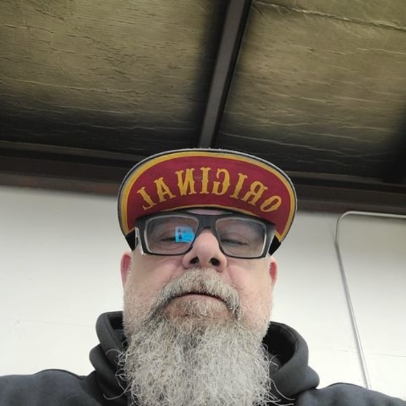 Profile Picture of Dan Bates (@wbates82901) on Poshmark