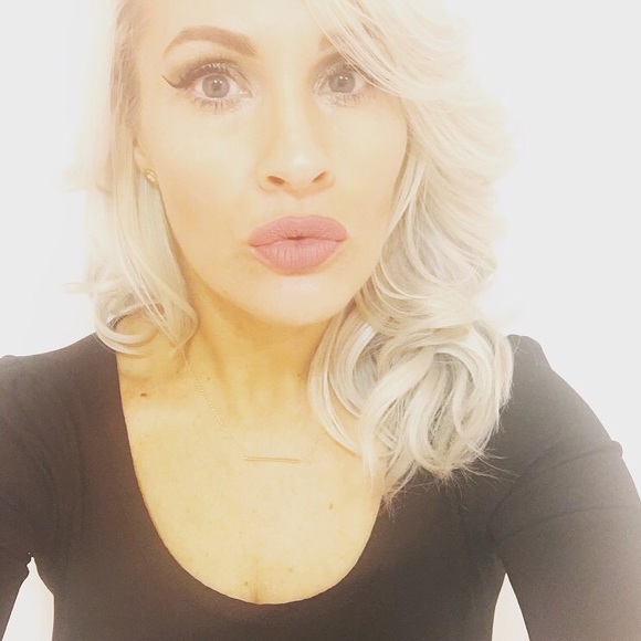 Profile Picture of Carlotta Stoecker (@cstoecker) on Poshmark