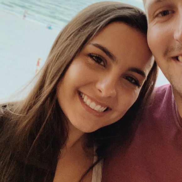 Kelsey Lagerman - Poshmark Profile Picture of Kelsey Lagerman (@kelseylagerman) on Poshmark