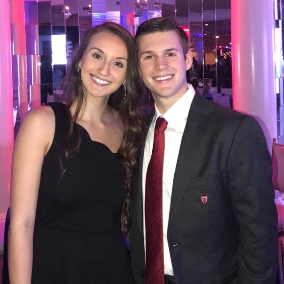 Profile Picture of Tara Remmich (@remmitr616) on Poshmark