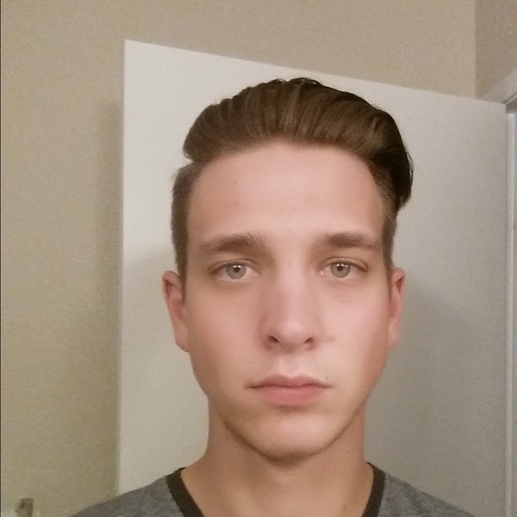 Profile Picture of Garrett Sandusky (@fidget90) on Poshmark