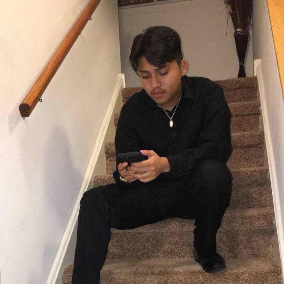 Michael Hoyos - Poshmark Profile Picture of Michael Hoyos (@michaelhoyos) on Poshmark