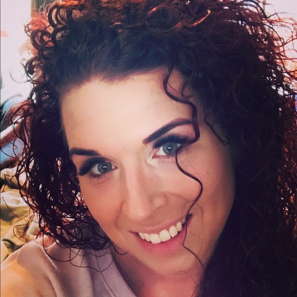 Profile Picture of Monique Harpole (@moniqueharpole) on Poshmark