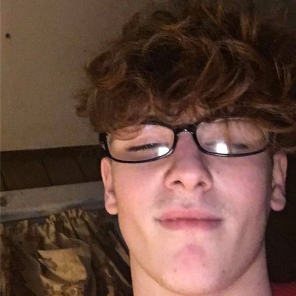Profile Picture of Mikey Damron (@mikeydamron) on Poshmark