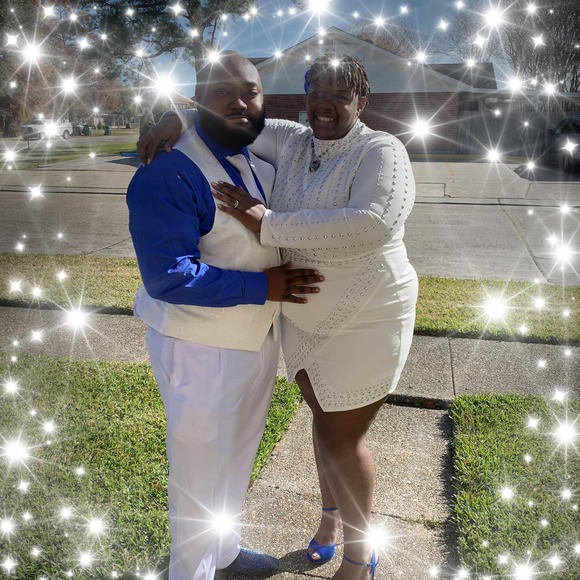 Profile Picture of Carla Roach (@carlaroach28) on Poshmark