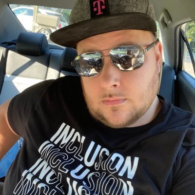 Profile Picture of AaronH (@AaronHelber) on Twitter