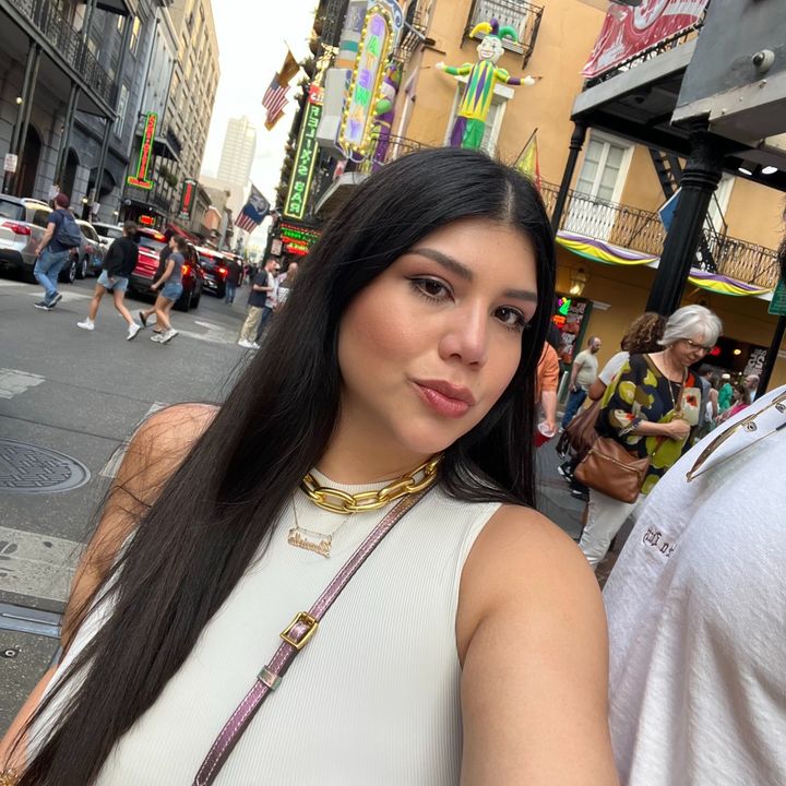 Profile Picture of Dani (@string_ofpearls) on Tiktok