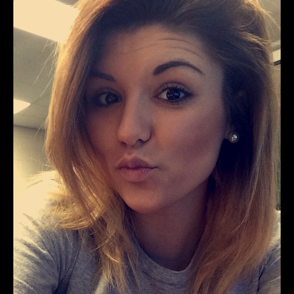 Profile Picture of Kendall Bailey (@kbails) on Poshmark