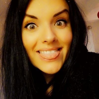 Profile Picture of Linz (@LindsayCroucher) on Twitter