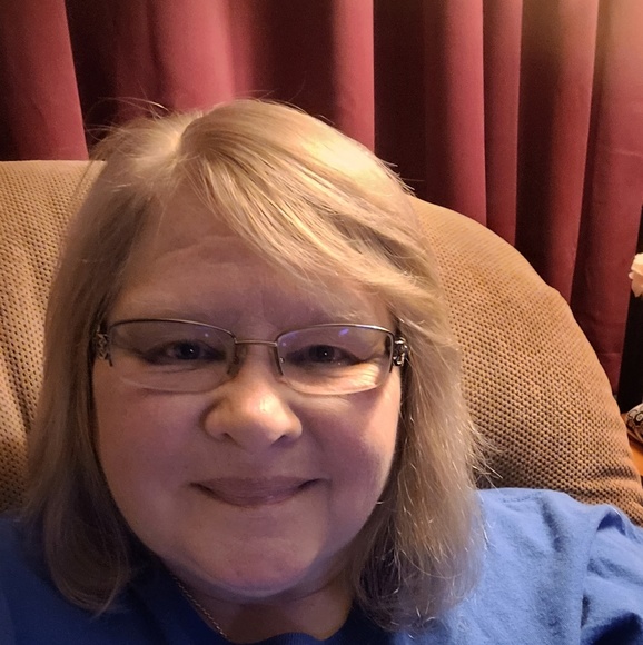 Profile Picture of Jane Albertelli (@janemike512) on Poshmark