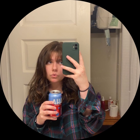 Profile Picture of Christina Braaten (@christinaw90) on Poshmark