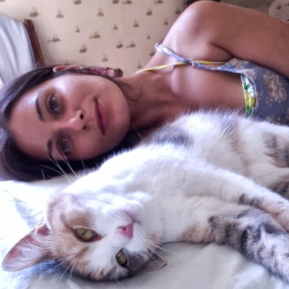 Profile Picture of Kayleigh Laginhas (@itskayleighh) on Poshmark