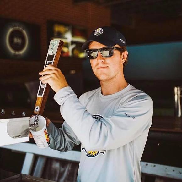 Profile Picture of Tommy Mooney (@tjmooney555) on Poshmark