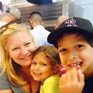 Profile Picture of Jennifer Charnetski Niyangoda (@jennifer.niyangoda) on Facebook