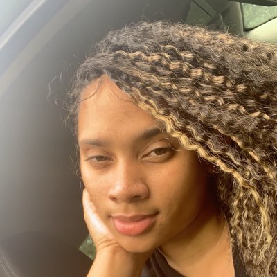 Profile Picture of 👑UEENK 🌼 (@_ItsKaylaBugg) on Twitter