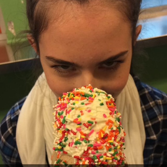 Profile Picture of Leah Epshteyn (@leahedance01) on Poshmark