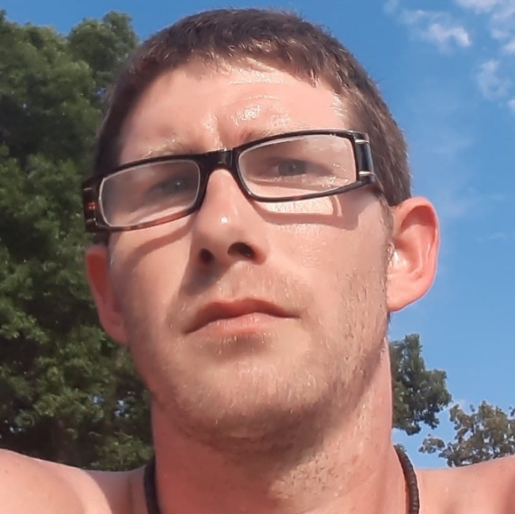 Profile Picture of James Hensley (@jameshensley225) on Poshmark