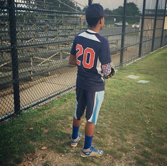 Gregory Amparo - Poshmark Profile Picture of Gregory Amparo (@amparo_mcs) on Poshmark