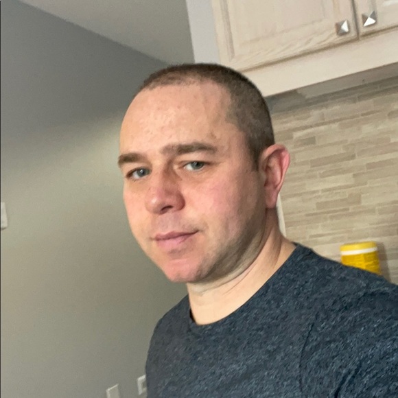 Profile Picture of Daniel Bortnick (@danielbortnick) on Poshmark