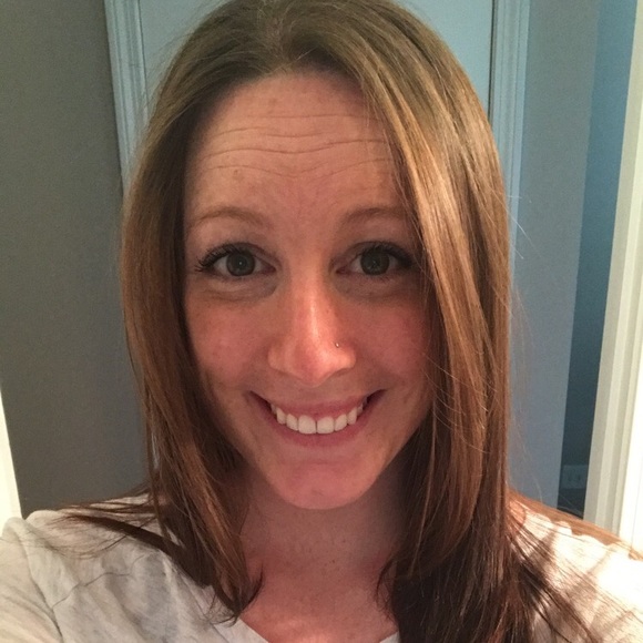 Profile Picture of Mallory Steinmiller (@malstein) on Poshmark