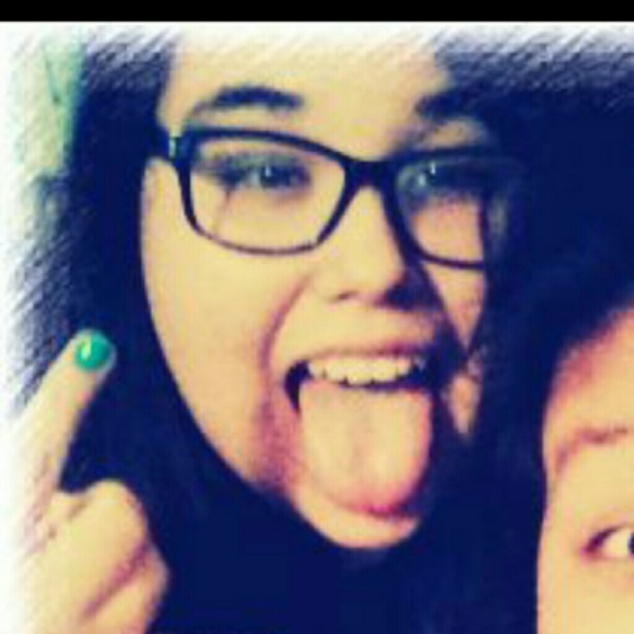 Profile Picture of Daniela Tamayo (@daniela9597) on Poshmark