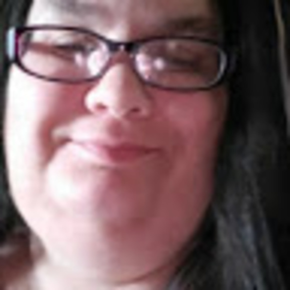 Profile Picture of Christina Stogdill (@cstogdill) on Poshmark